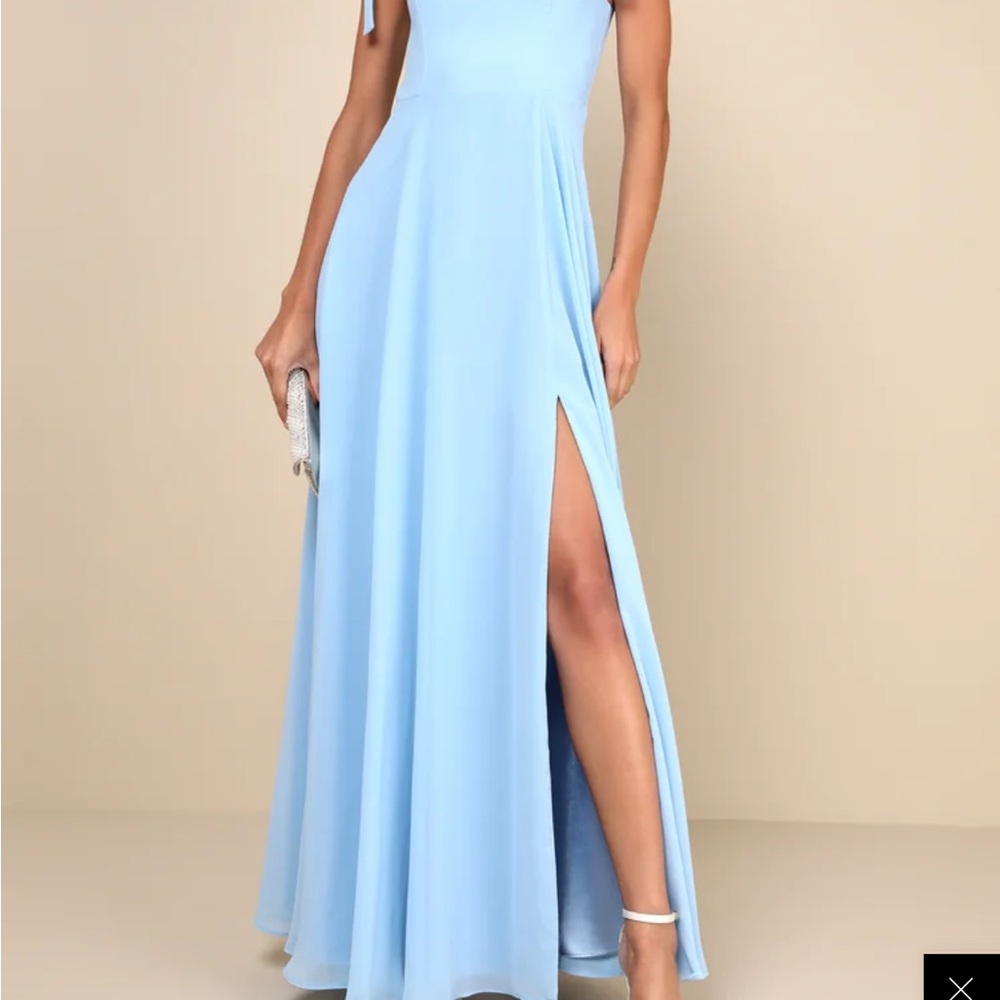 Blue Maxi Sundress with Cowl Neck and Sleeveless Design for Wedding Guest